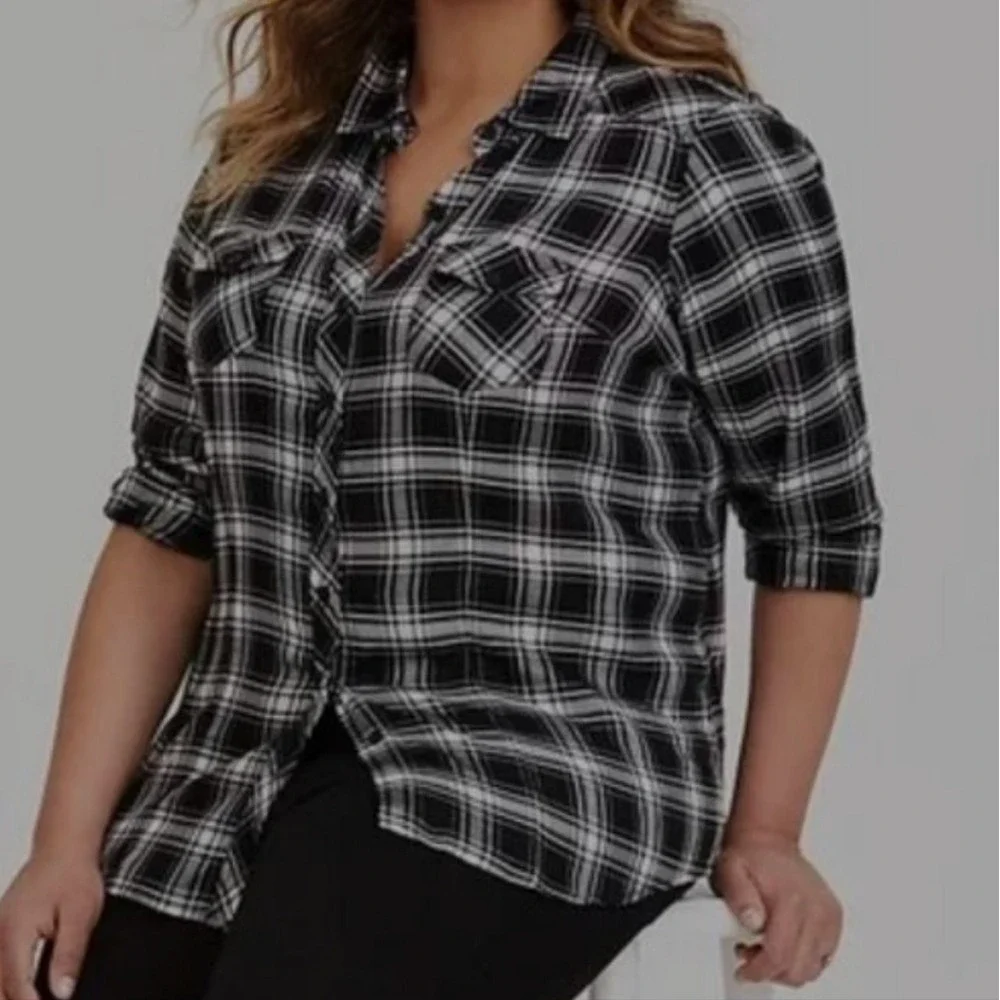 Torrid Large Black and White Check Plaid Flannel Button Front Long Sleeve blouse